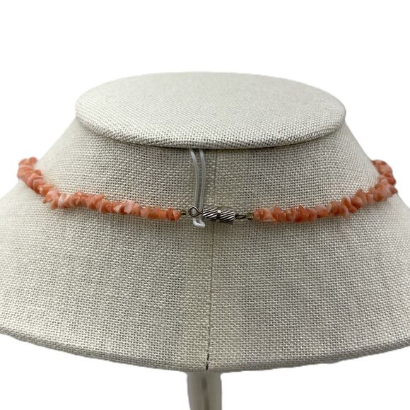 Vintage Salmon Pink Coral Chip Beaded Necklace 16" Single Strand Estate Necklace - Picture 2 of 5